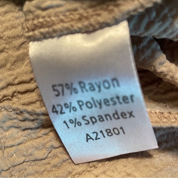 Appleseed's Women's XL Beige Tan Two-Piece Button-Up Top & Cropped Pants EUC - Picture 16 of 16